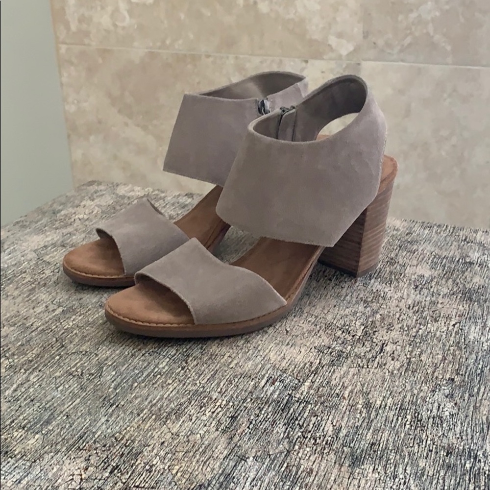 Tom’s Heels